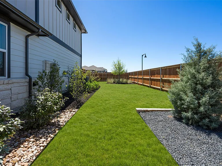 2428 Ekvall Dr — Photo 28