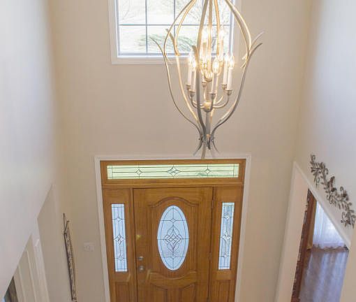 5th image of 2131 Knoll Crest Dr