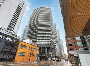 125 Peter St #1712, Toronto, ON M5V 0M2