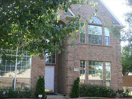 1st image of 7001 Stoneridge Dr