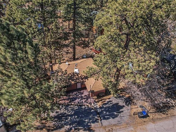 3rd image of 162 Kern Ave