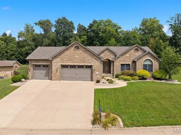 55 Liberty Ln, Highland, IL 62249