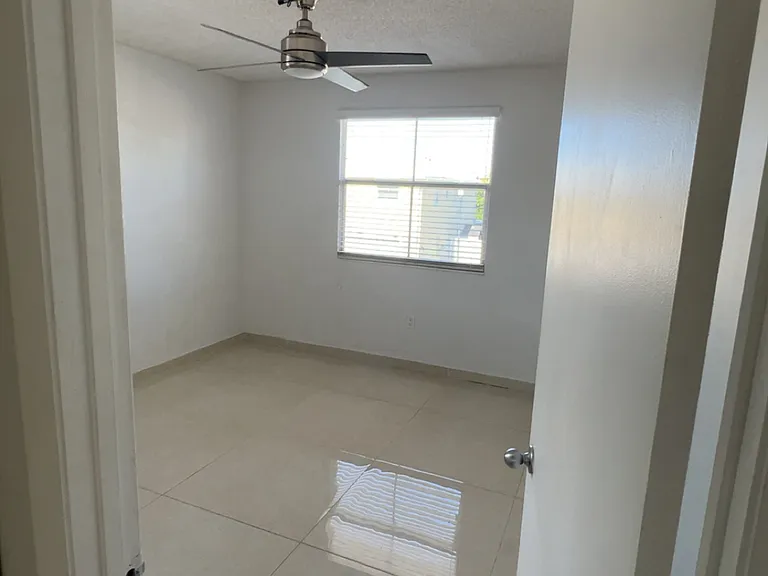 4021 SW 72nd Dr — Photo 25