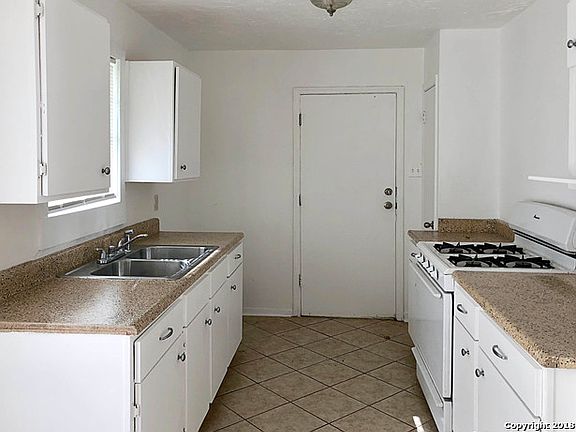 3rd image of 102 Anton Dr