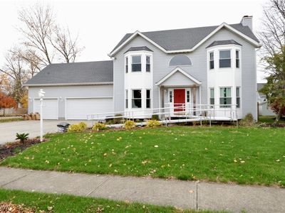 100 Pembridge Ct, Sheffield Lake, OH, 44054