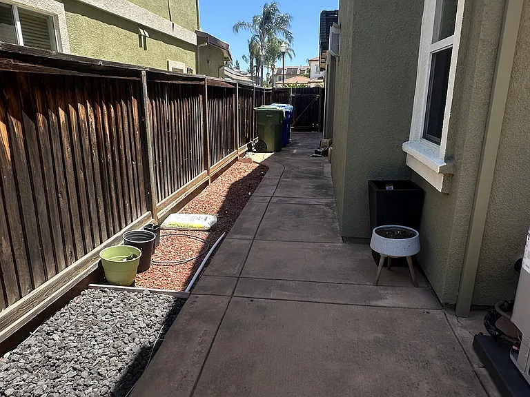 1493 Dawnview Ct — Photo 8