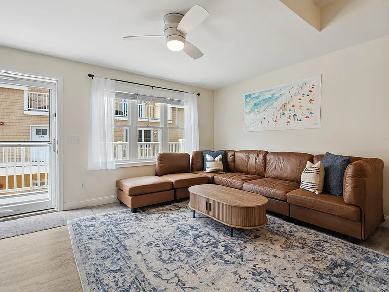 128 Ashworth Ave #308 — Photo 6