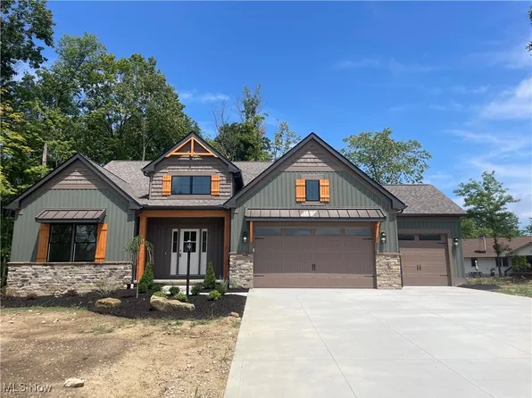5747 New Haven Dr, Medina, OH 44256