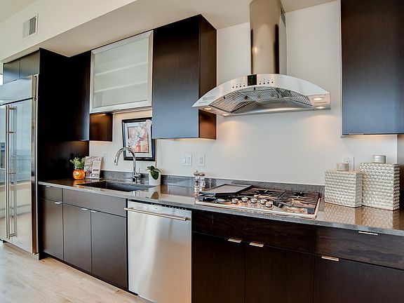 4th image of 740 Portland Ave #1713