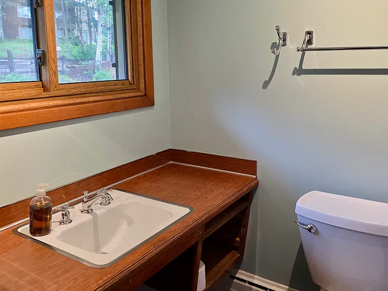 114 W Buffalo St — Photo 9