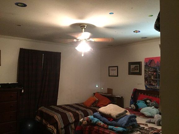 4th image of 304 E 5th St