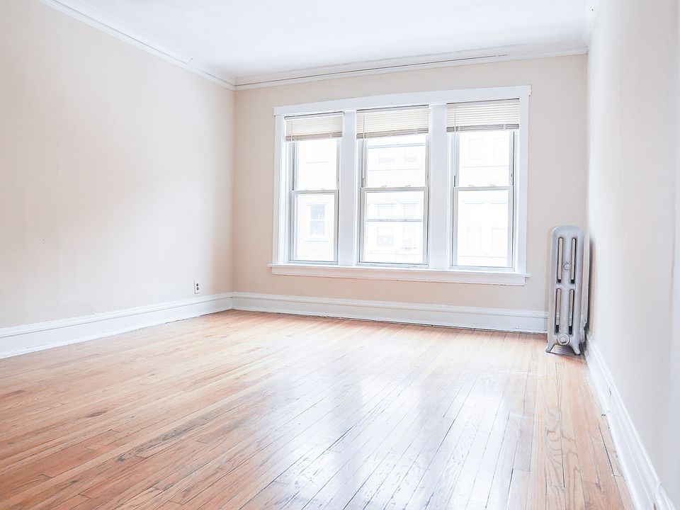1st image of 4037 W Melrose St APT 2S