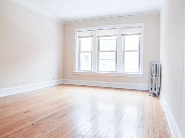 4035 W Melrose St APT 1S, Chicago, IL 60641