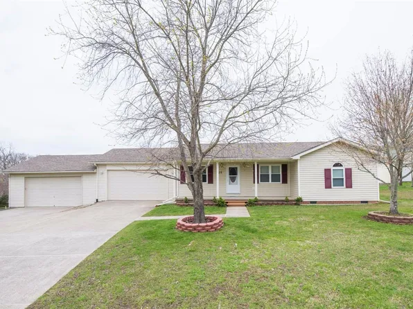 220 Powell Valley Rd, Berea, KY 40403