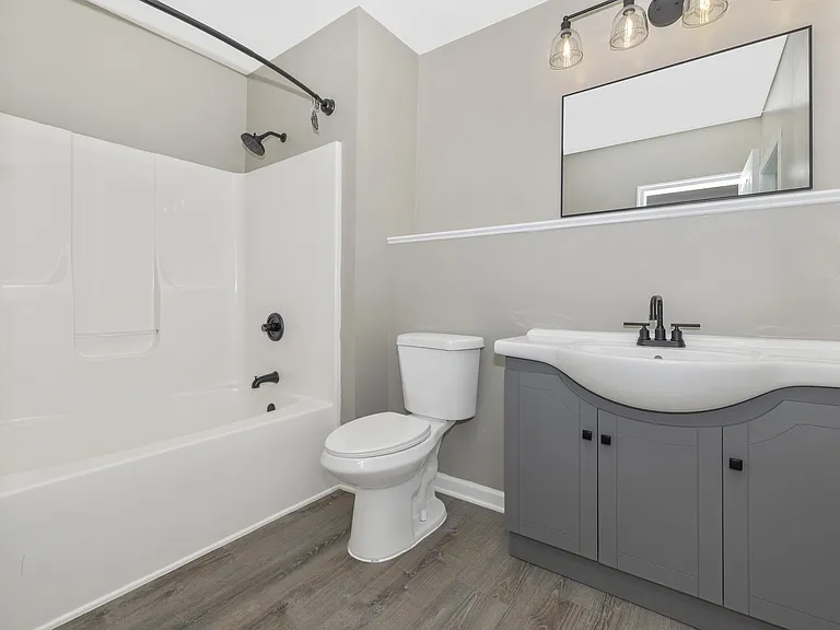 205 N Market St — Photo 43