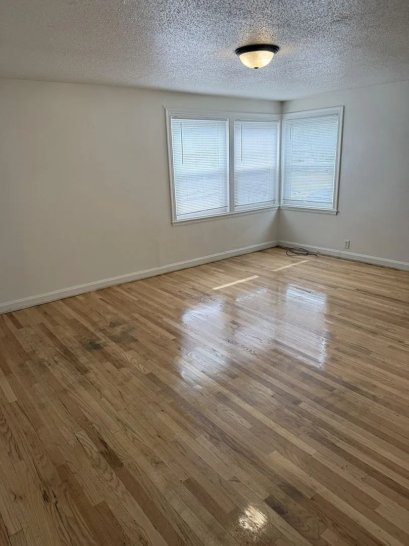 Hillcrest Ridge Apartments — Photo 3