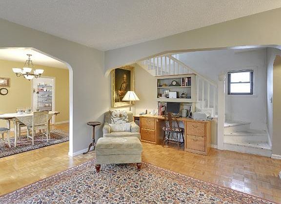 4th image of 3028 Polk St NE