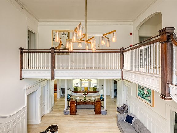 4th image of 2 Kemble St