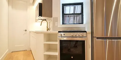 Rented by Loom Capital Group Inc.