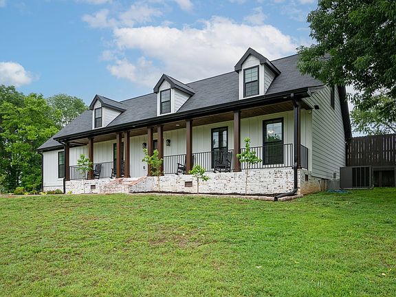 2nd image of 1303 Sycamore Valley Rd