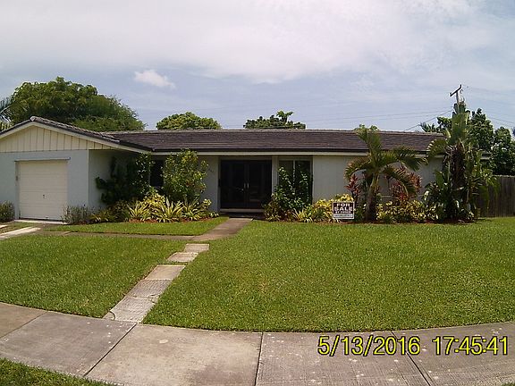 Front view. 