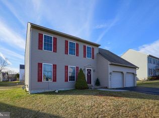 360 Olde Hickory Rd, Mount Wolf, PA 17347