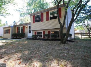 10220 Peanut Mill Dr, Gaithersburg, MD 20882