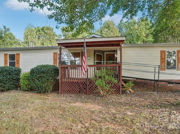528 Preston Brooks Dr, Catawba, SC 29704