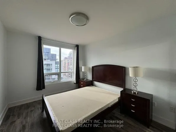 650 Sheppard Ave E, Toronto, ON