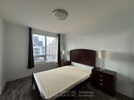 650 Sheppard Ave E