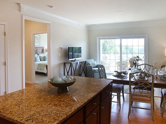 5th image of 1305 Pennington Dr #1305