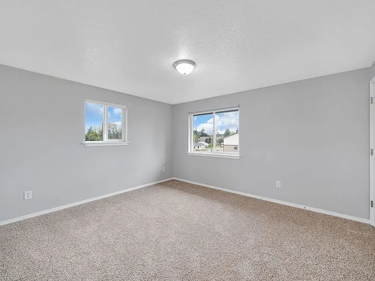 5320 SE 122nd Ave — Photo 25