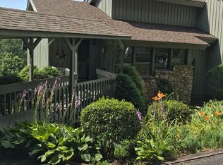 405 Fairway Ln APT A, Spruce Pine, NC 28777