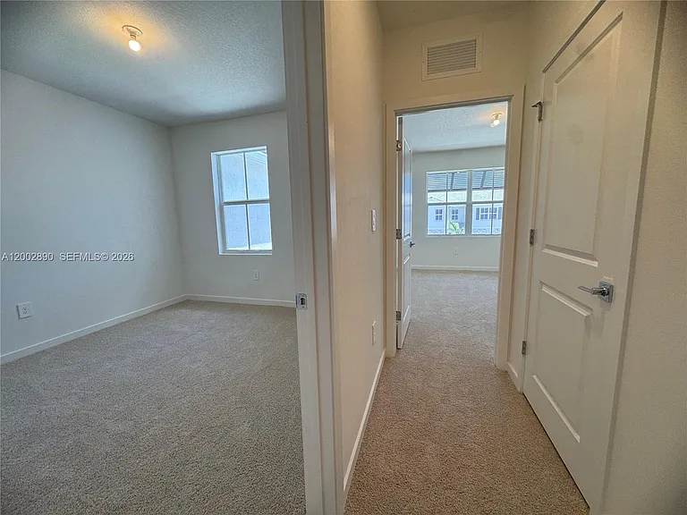 178 NE 14th Ave — Photo 29
