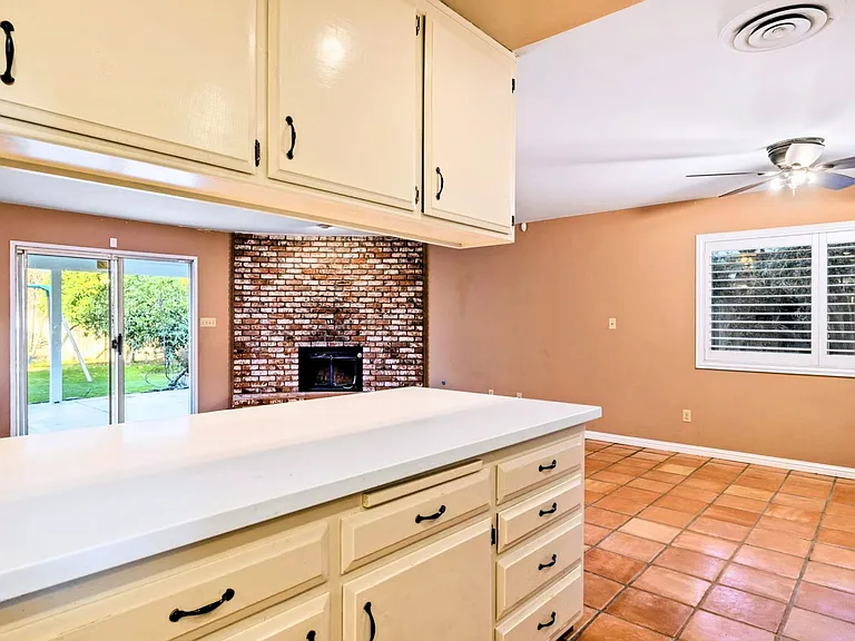 6412 Manchester Ln — Photo 9