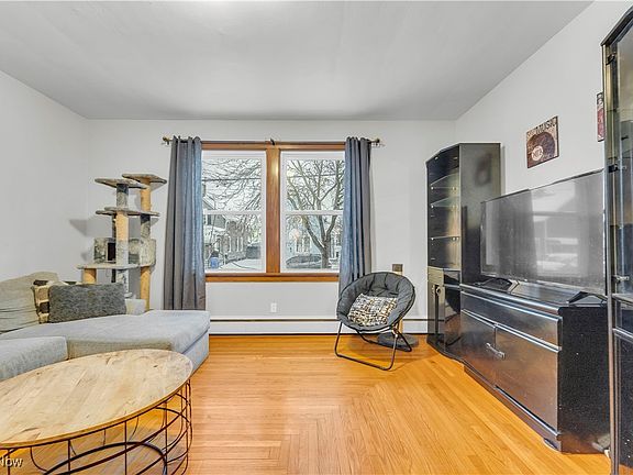 3rd image of 4249 Marvin Ave