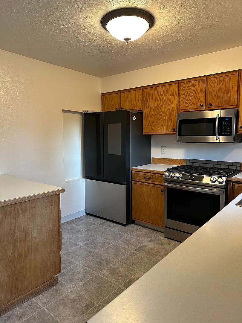 3bed, 1bath Ranch Style Single Family Home| Huge Backyard W/ Garden Beds! — Photo 2
