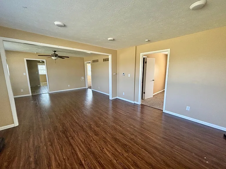 11015 Lakeview Dr — Photo 4