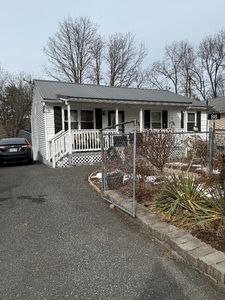 86 Lorenzo St, Springfield, MA, 01109