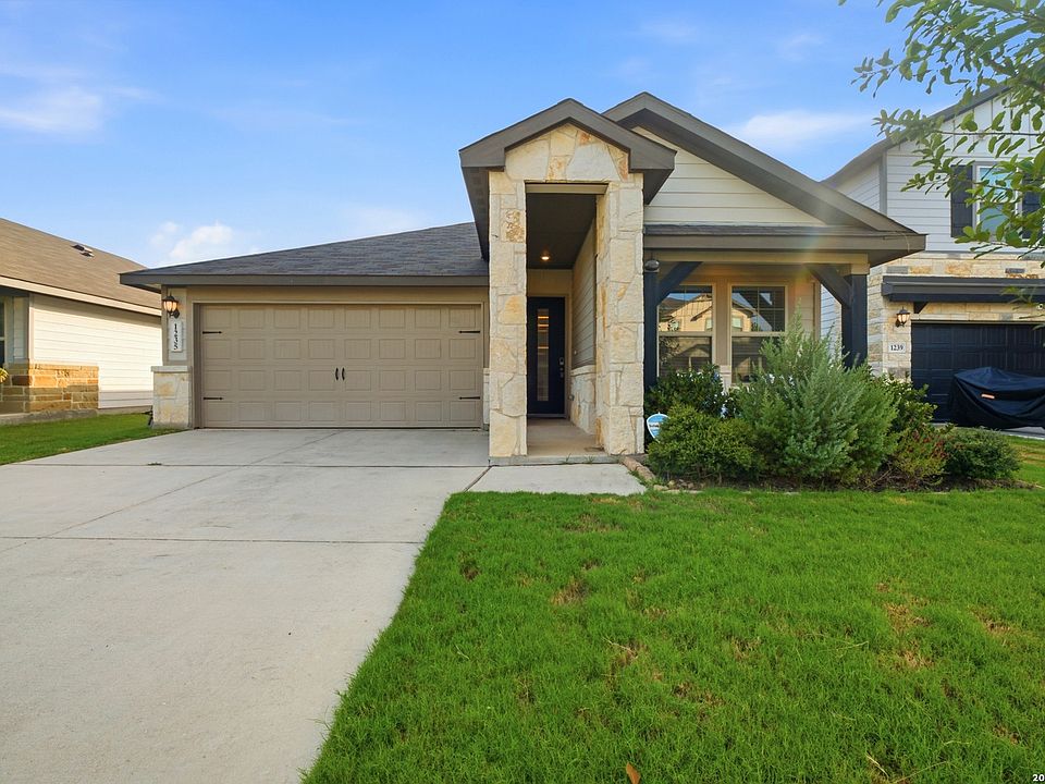 1st image of 1235 Meyers Meadow