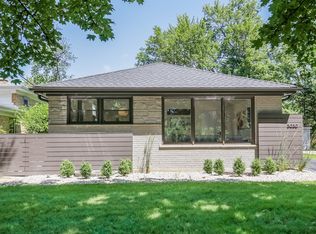 3030 Gregory Ave, Wilmette, IL