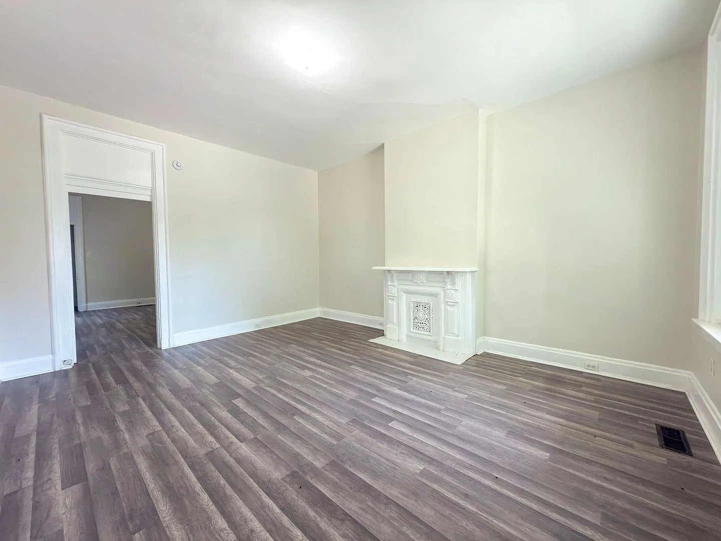 4 bed, 1.5 bath, 2077 sqft, $1,575 — Photo 2