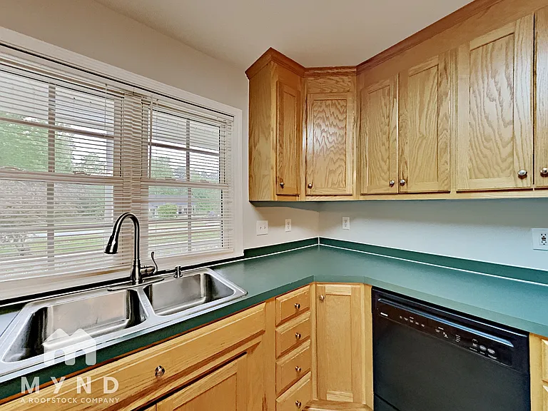 618 Kilbart Ct — Photo 6