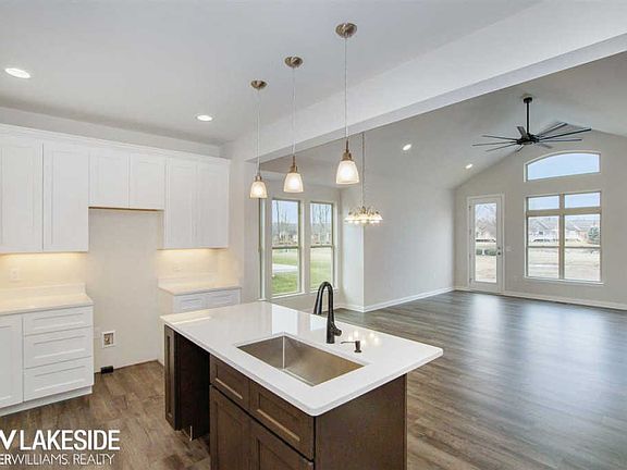 4th image of 48593 Birmingham Dr #6