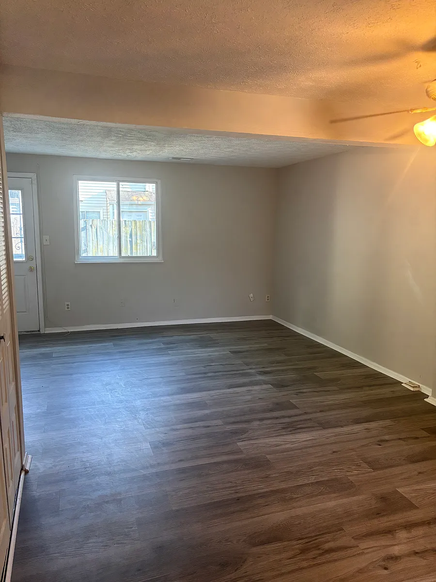 Building Photo - 1303 Vanasse Ct