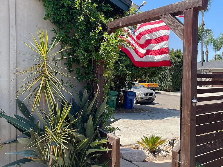 Front yard gate