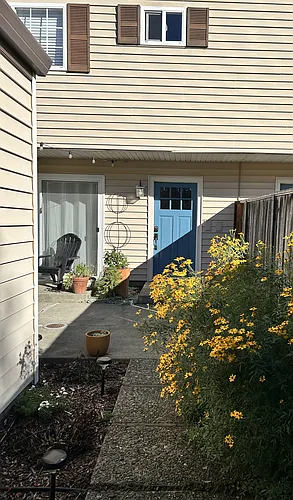 1640 Yardley St Photo 1