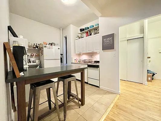 Rented by Lucas X Realty LLC | media 4