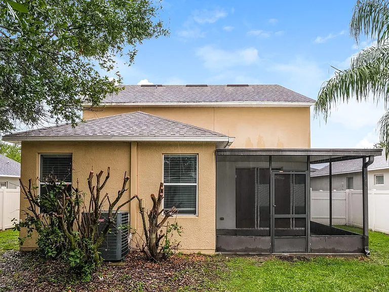 8226 Summer Wood Ln — Photo 17