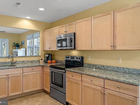 2nd image of 33459 Lakeshore Dr #53049